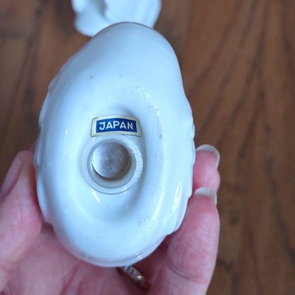 Vintage Porcelain Swan Salt and Pepper Shakers - Picture 6 of 7